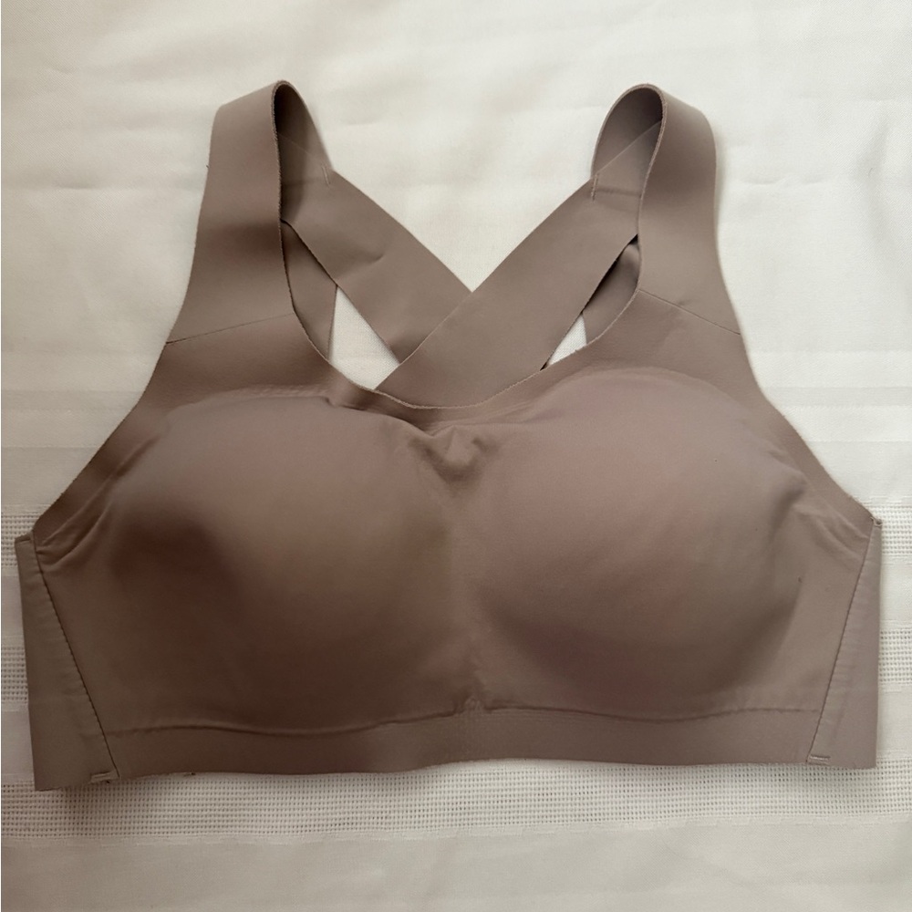 Lululemon Athletica Tan High Support Enlite Sports Bra | Size 34c